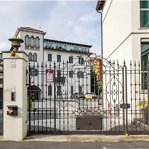 https://lux-apartment-2-milano-metro-m2.italymilanhotels.net