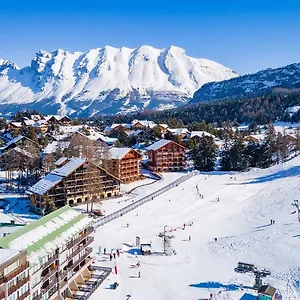 https://residence-les-arcades-2-pieces-8-personnes.fr-provencehotel.com